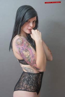 altmodelgirlcrush:  Lorii Suicide 