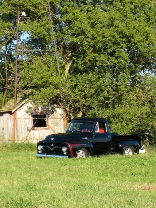 hotrodzandpinups:  Another Hotrods Custom out of IL