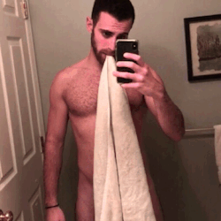 sxs-blurry:Shower time 
