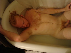 otternaturist: str8bear:  follow me at http://str8bear.tumblr.com