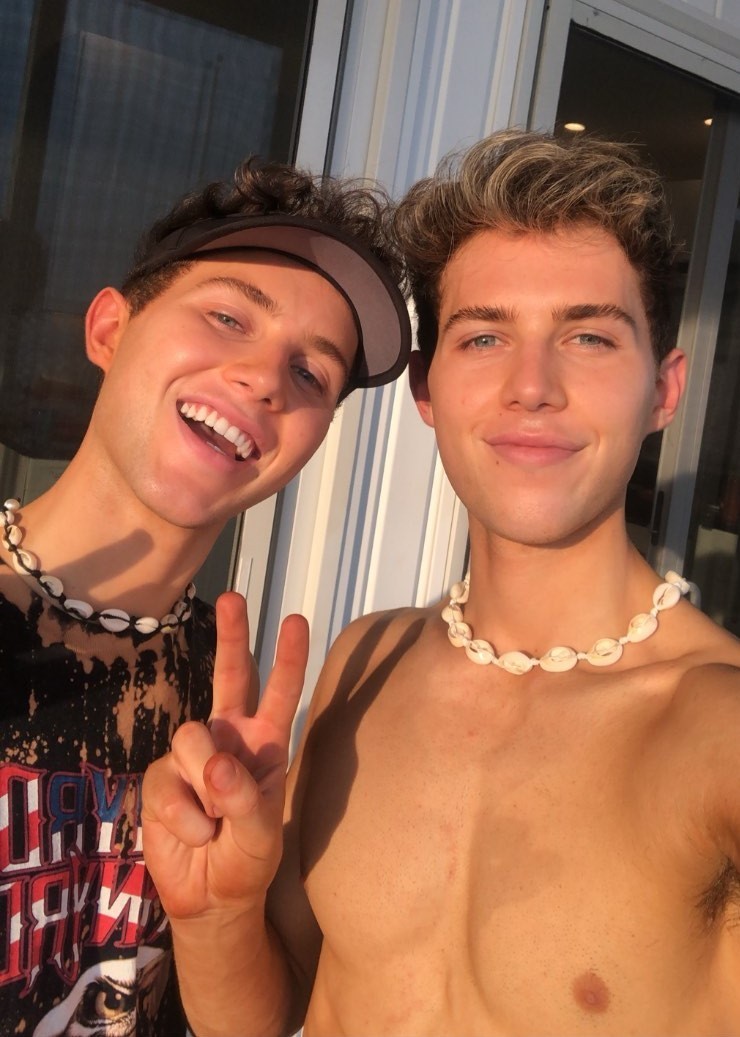 johnsmyfollows:
“Luca and Cooper Coyle
”