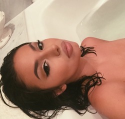 flyestfemales:  http://million-dollar-goals.tumblr.com/