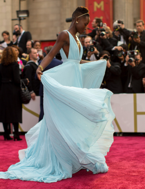 lastjedie:Lupita Nyong’o + twirling dresses