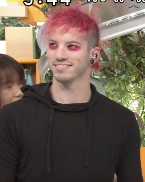 slowduns:these smiles will be the death of me