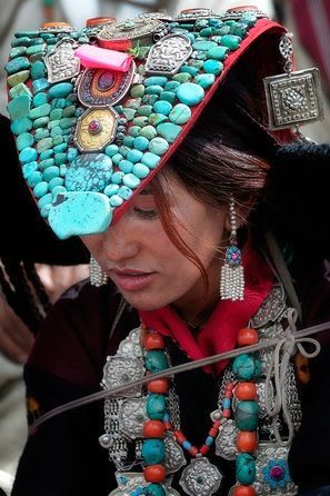 People of India (Click to enlarge)1-4 Ladakhi people: Ladakh is a cold desert in northern India5 Him
