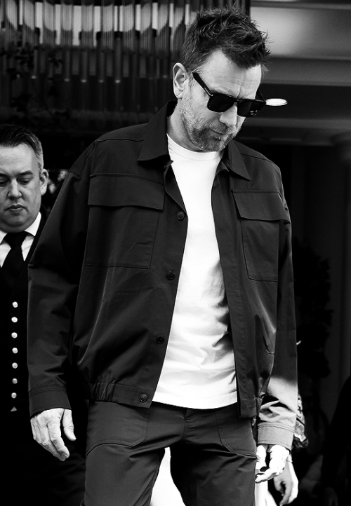 Ewan McGregor leaving the Corinthia Hotel after promoting new Disney series ‘Obi-Wan Kenobi&rs