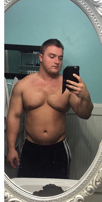 chunkyguys: wannabefat250: I love when guys who are shredded forget to do their cardio and end of ge