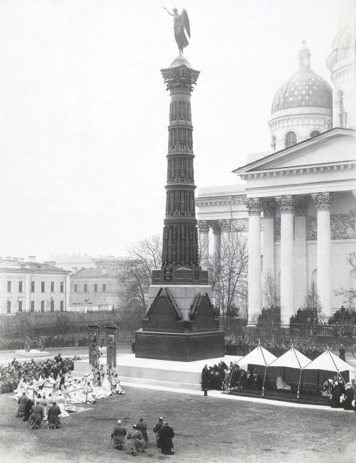 Column of Glory, Saint Petersburg, Russian Empire, 1886.War memorial column that was constructed in 