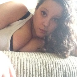 thesexychubbs:  Don’t mind me, just bein’ a #selfie queen
