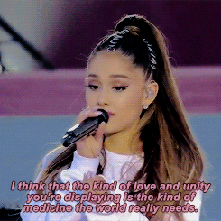 killiamkween: Ariana Grande took a moment between sets to talk to the crowd in Manchester