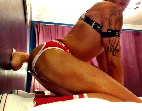 Greedy UK Bb Couple