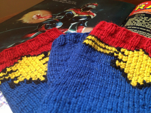 carolcorps:  maratini:  Captain Marvel gloves for flatbear! Designed by me from the bottom up, which is not an experience I want to repeat for a while. They’ve got a few flaws, but overall I’m happy. I felt like a total badass trying these on. Suitable