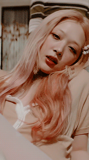 parksooyoung: c - arefree, with the soul of a butterfly.h - onest and genuine with her love.o - rigi