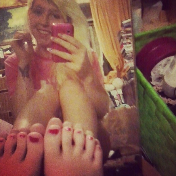 Barefoot Sluts