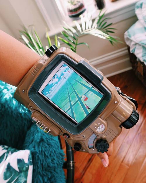 When Jynx shows up on your Pip-Boy Instagram @malloryloar