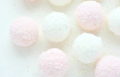 kawaiistomp:Coconut marshmallow balls in pink and white ~ (photo credit and recipe)(please do not de