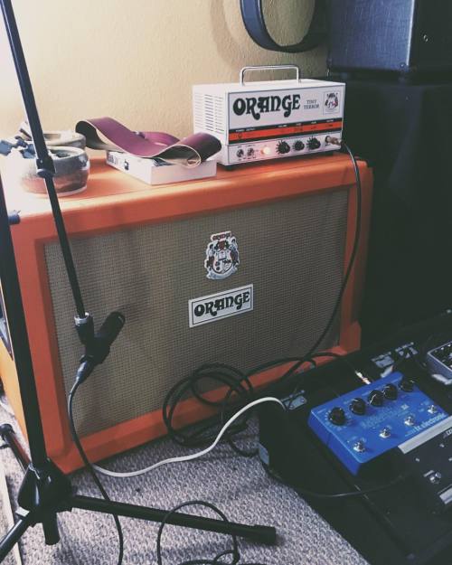 blake-letellier: I love this little amp. I was getting some of the dirtiest tones last night. #orang