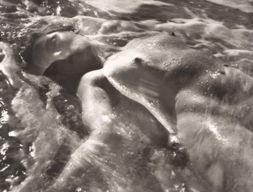 pentauroi:Ruth Bernhard