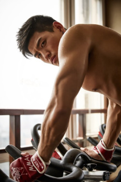 ILoveMuscularAsianMen