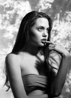 ddiego:  Angelina Jolie at 16 