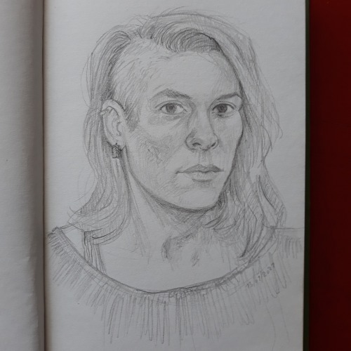 *casually draws self next to lagertha in sketchbook*