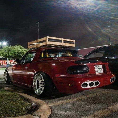 topmiata:  @sonidero81 | #TopMiata #mazda #miata #mx5 #eunos #roadster