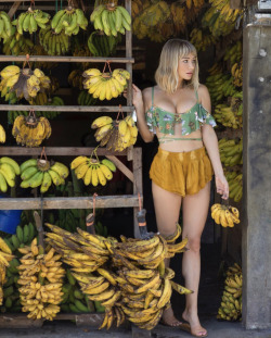 a-cleanlook2-deactivated2020060:Sara Jean Underwood 