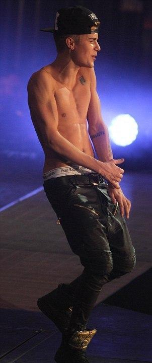 Justin bieber shirtless 2016