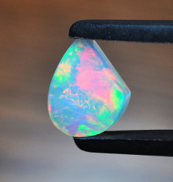 crystallinedaydream:Ethiopian welo opal