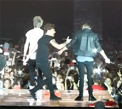 :  Louis notices Zayn looking lost and rushes over to help. (x) 