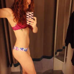 fittingroomselfie:  #chivettes #mirrorselfie