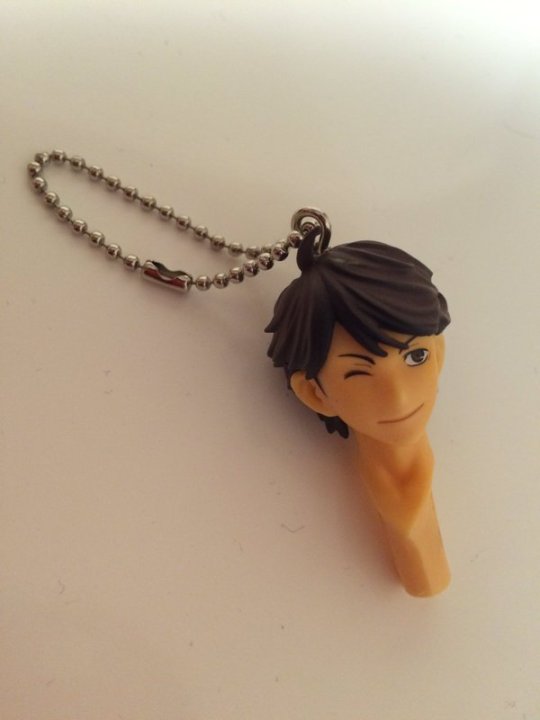 turntechgoddamnit:  avielelloy:  yyaoihands:  UFOキャッチャーやべぇwww #skillcrane #ufocatcher   op turned it into a keychain  @sircandle @taylorrrd the origins 