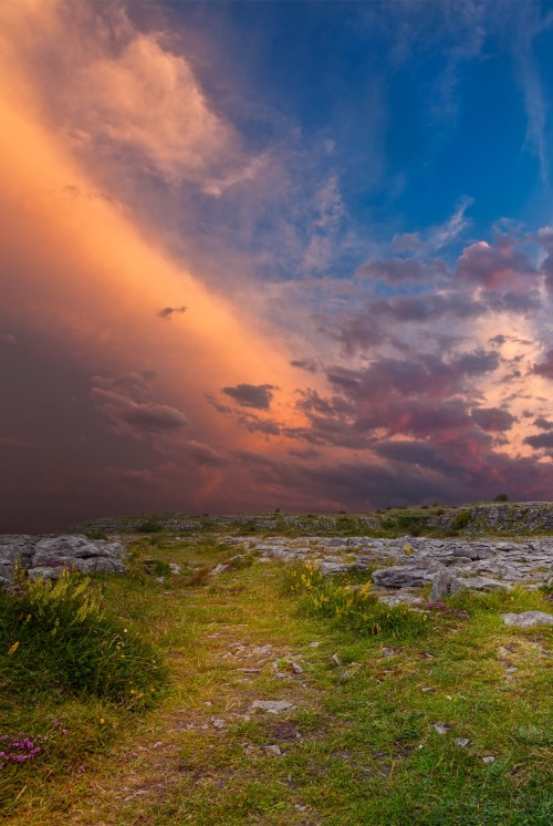 orbited:
“ Poulnabrone Sunset Scenery by Nicolas Raymond
”