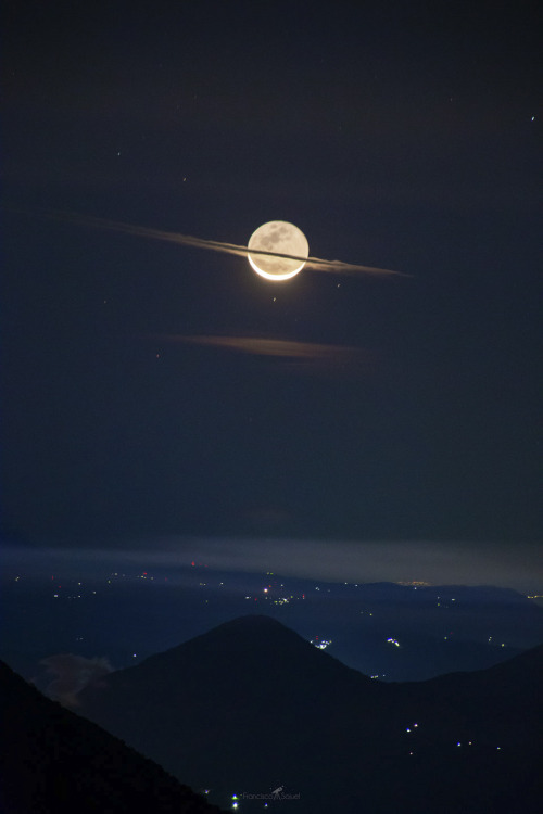 nevver:The Moon as Saturn