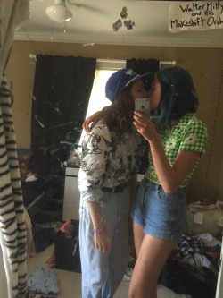 lovegaygirls:  my blue haired angel(submitted)