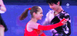 sighjongs:  why yuzuru hanyu is a life ruiner: he skated with Russia’s 15 year-old prodigy, Yulia Lipnitskaya (&amp; look at those smiles) ♔ 