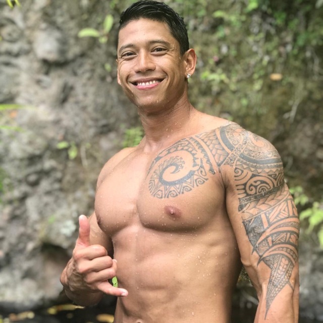 polynesiansexyguys-deactivated2:Tahitian’s are soooo fine😈 message me for trades on KIK: polymaoriguys