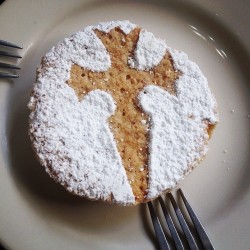 Chicosanchez:  The Cross Of Saint James Decorates A Cake - La Cruz De Santiago Decora