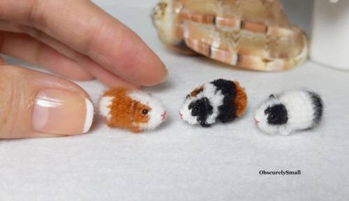figdays:    Miniature Crochet Guinea Pig