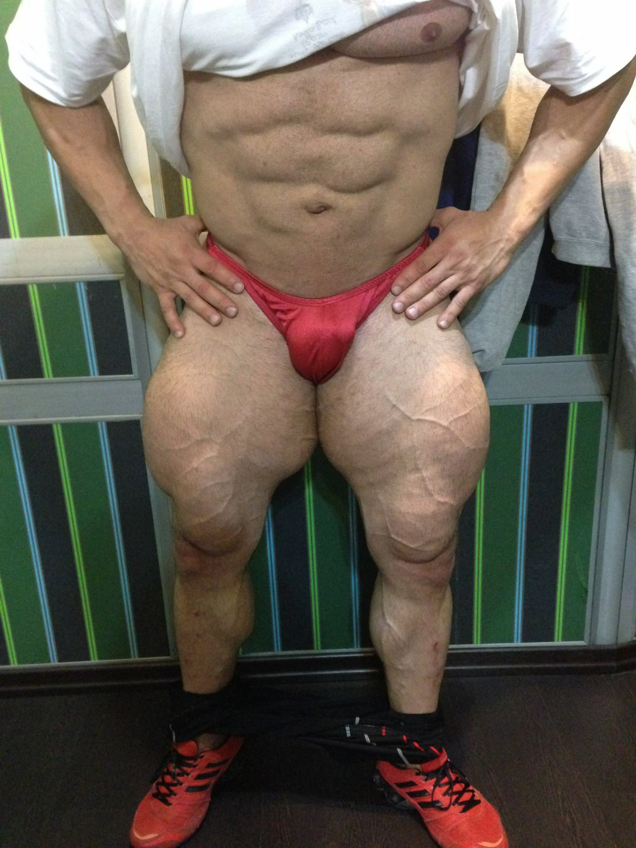 needsize:  Nice roidgut . Woof!