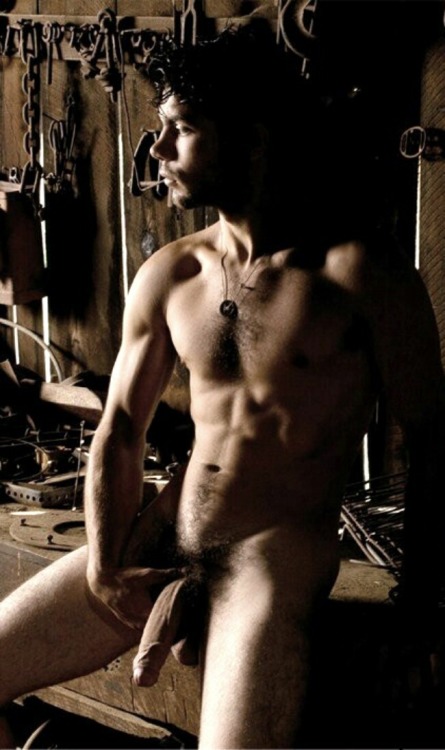 axelmaus:  mickhot:  beauty-of-a-man:  Follow me: www.beauty-of-a-man.tumblr.com  Nice sweet guy  Geiler Kerl..