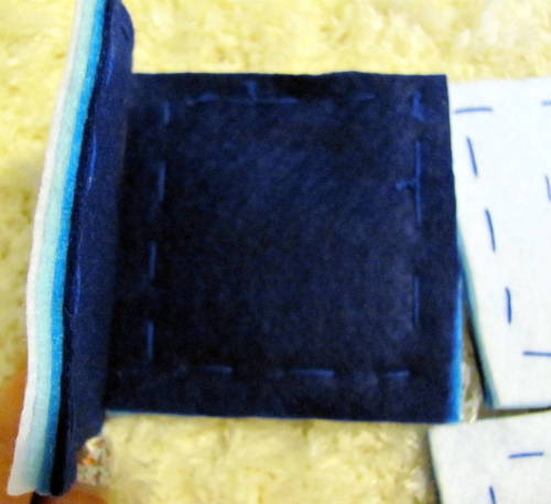 Hanukkah Felt Coasters~Inspiration/how to [x]Instead of using thicker felt like in the &lsquo;how to