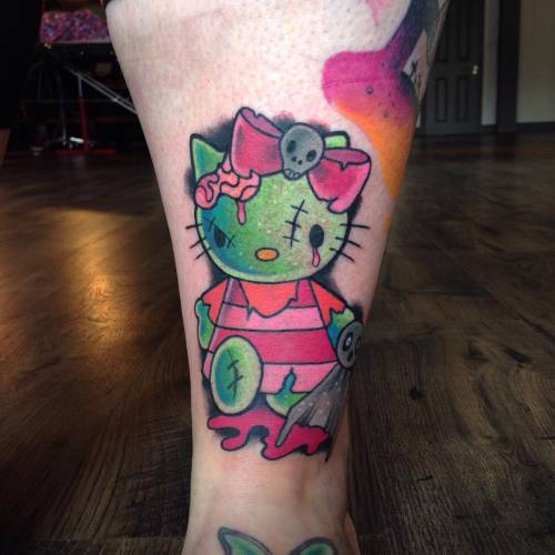 keelyrutherford:  On the lovely Nichola 💜💚 (little bloody still) x (at Bath Street Tattoo Collective)