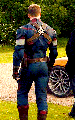 starkeris-infinity-worried-deac:Your fave is problematic:Chris Evans - Tortures clothing