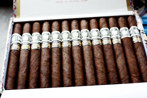 cigarconnoisseur:  Ramon Allones Allones Extra (Edicion Limitada 2011)