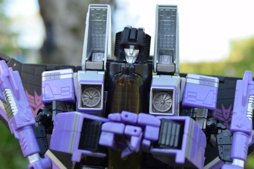 Takara Tomy Masterpiece MP-11SW SkywarpMy second Masterpiece (I’m beginning to see a pattern here&he