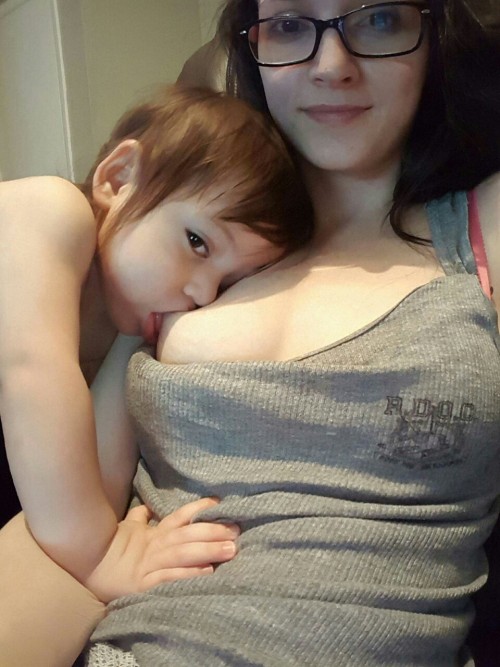 mamabirddiaries:This is how we breastfeed lol