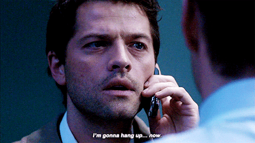 sandraugiga:elizabethrobertajones: Cas too busy thinking about how beautiful Dean is to do anything 
