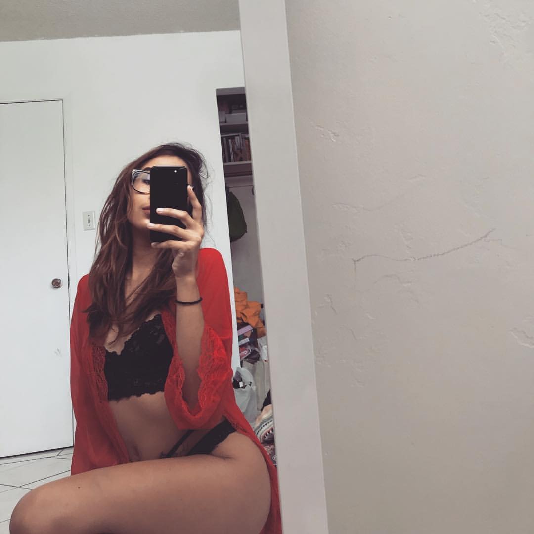 ravennadiaa: roxyjaramillo:  roxyjaramillo:  So fccking hot tbh. Follow her thot ass at @nadiaaraven :D            Thot of the Day: Raven Nadia  