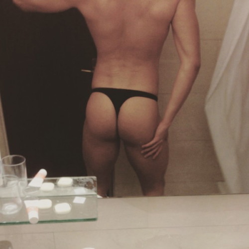 MEN N THONG